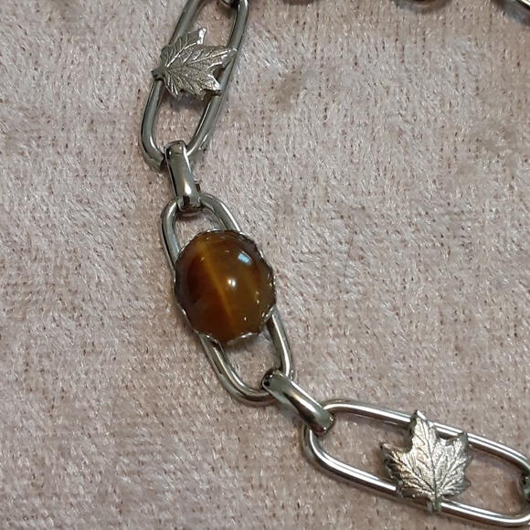 Vintage Cottagecore Maple Leaf Tiger's Eye Natural Polished Stone Bracelet - Picture 5 of 5